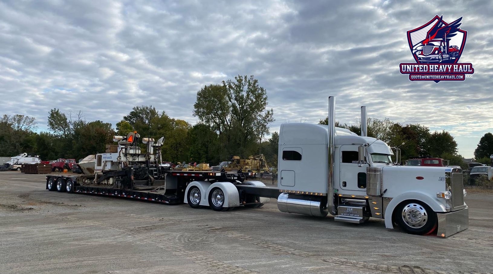 How to Select a Heavy Equipment Shipping Service?